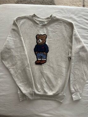 Light Gray Crewneck Sweater with Embroidered Bear